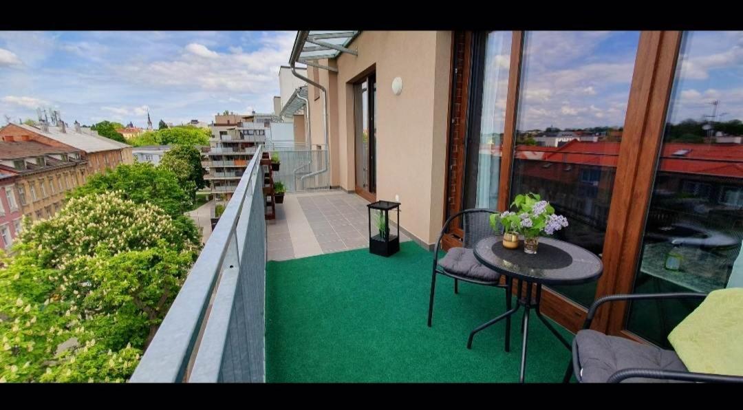 Apartman Jako Doma 올로모우츠 외부 사진